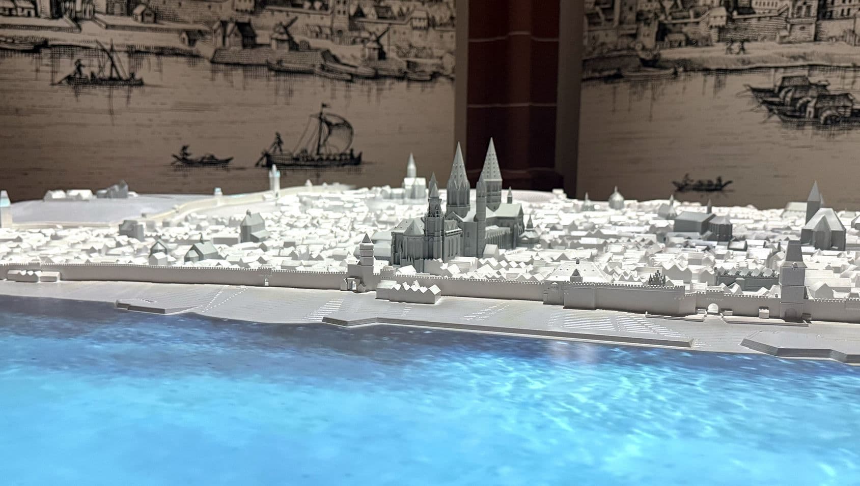 Stadtmodell Mainz im Mittelalter Gutenberg Museum Auftrojektion construVISION